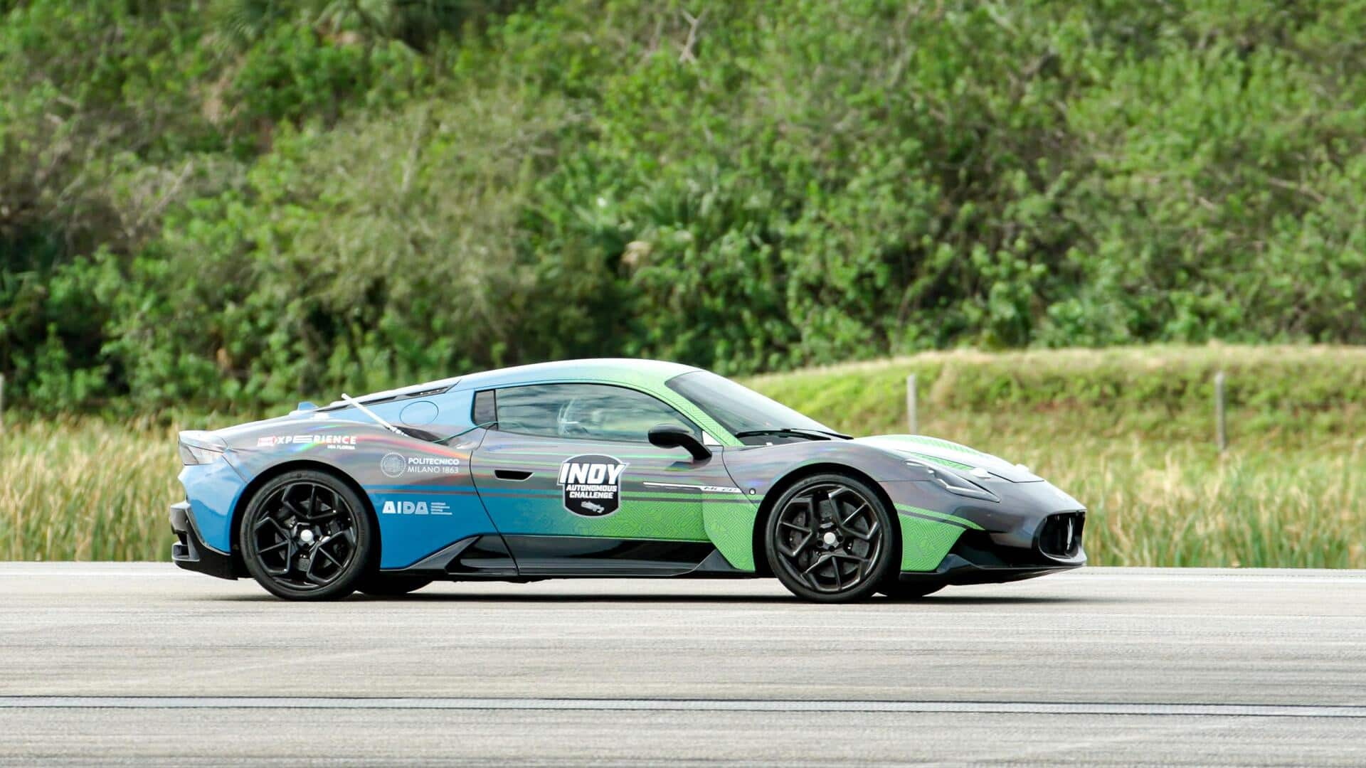 This driveless car just drove itself to a record-setting 318km/h