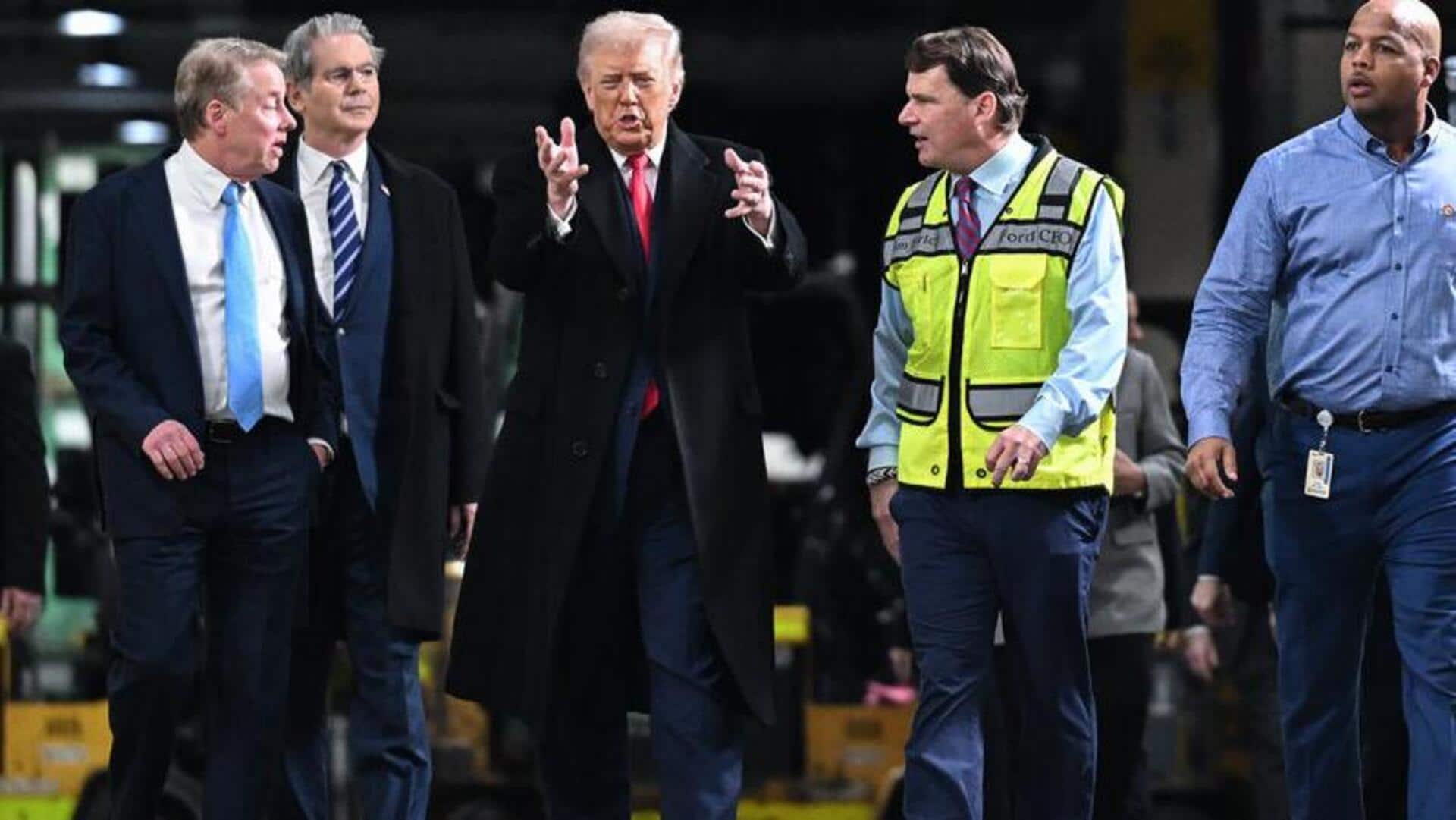 Video: Trump flips off heckler calling him 'pedophile protector'