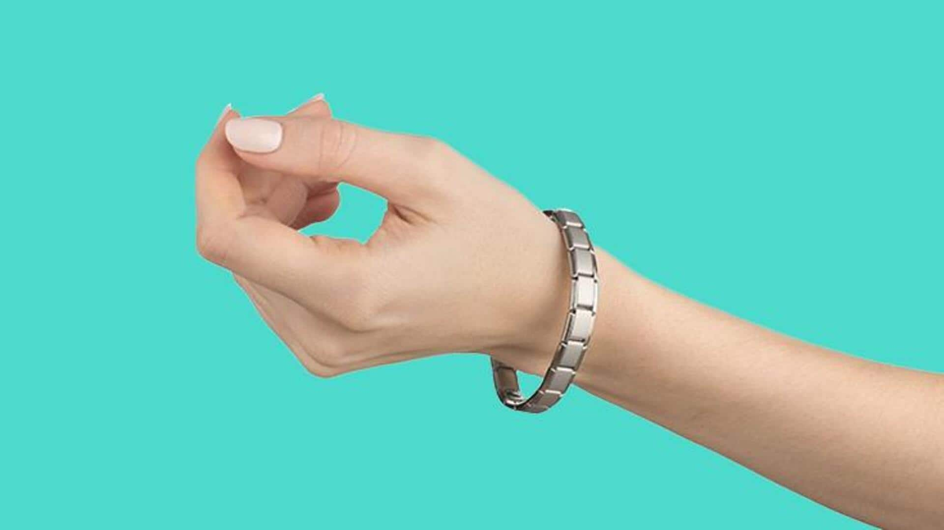 Mastering minimalist fashion with magnetic jewelry