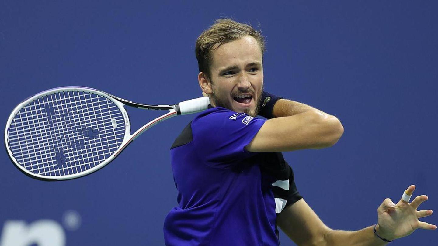 Daniil Medvedev eases past Frances Tiafoe Daniil Medvedev eases past Frances Tiafoe