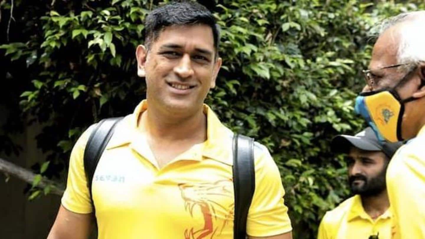 Dhoni shows his humble side, gives away his business-class seat