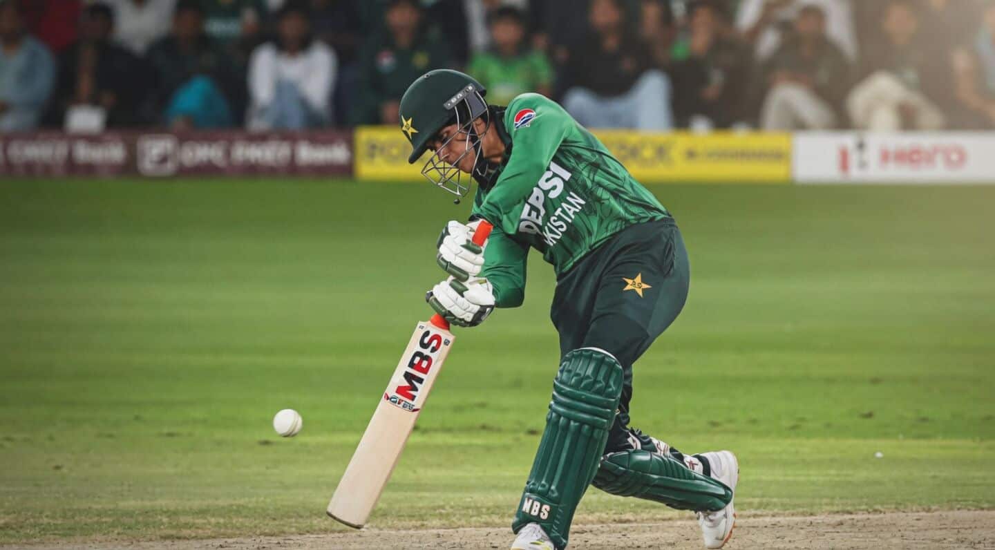 Pakistan's Gull Feroza penalized for showing dissent at umpire's decision