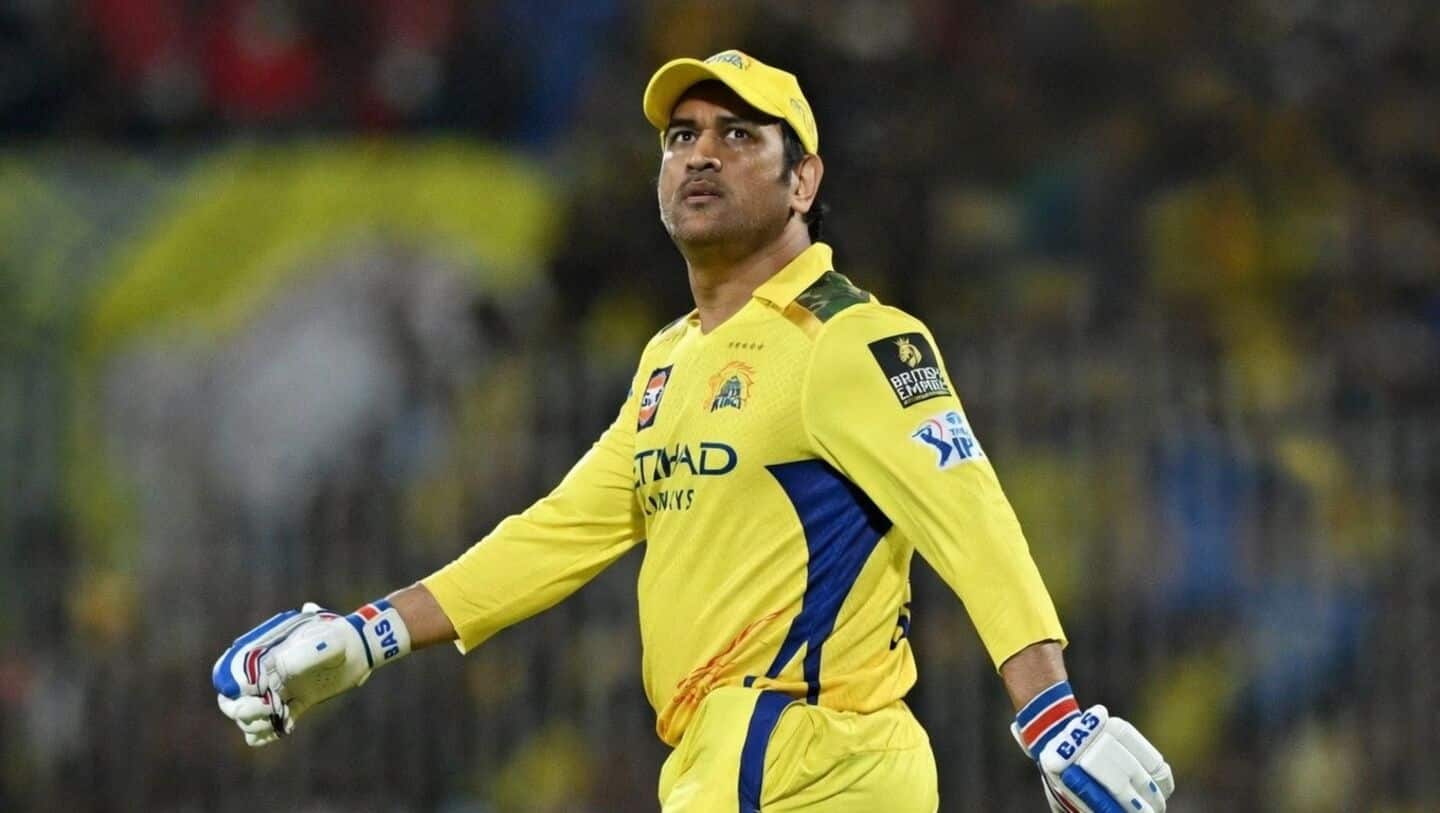 Should MS Dhoni continue as CSK captain? Akash Chopra opines