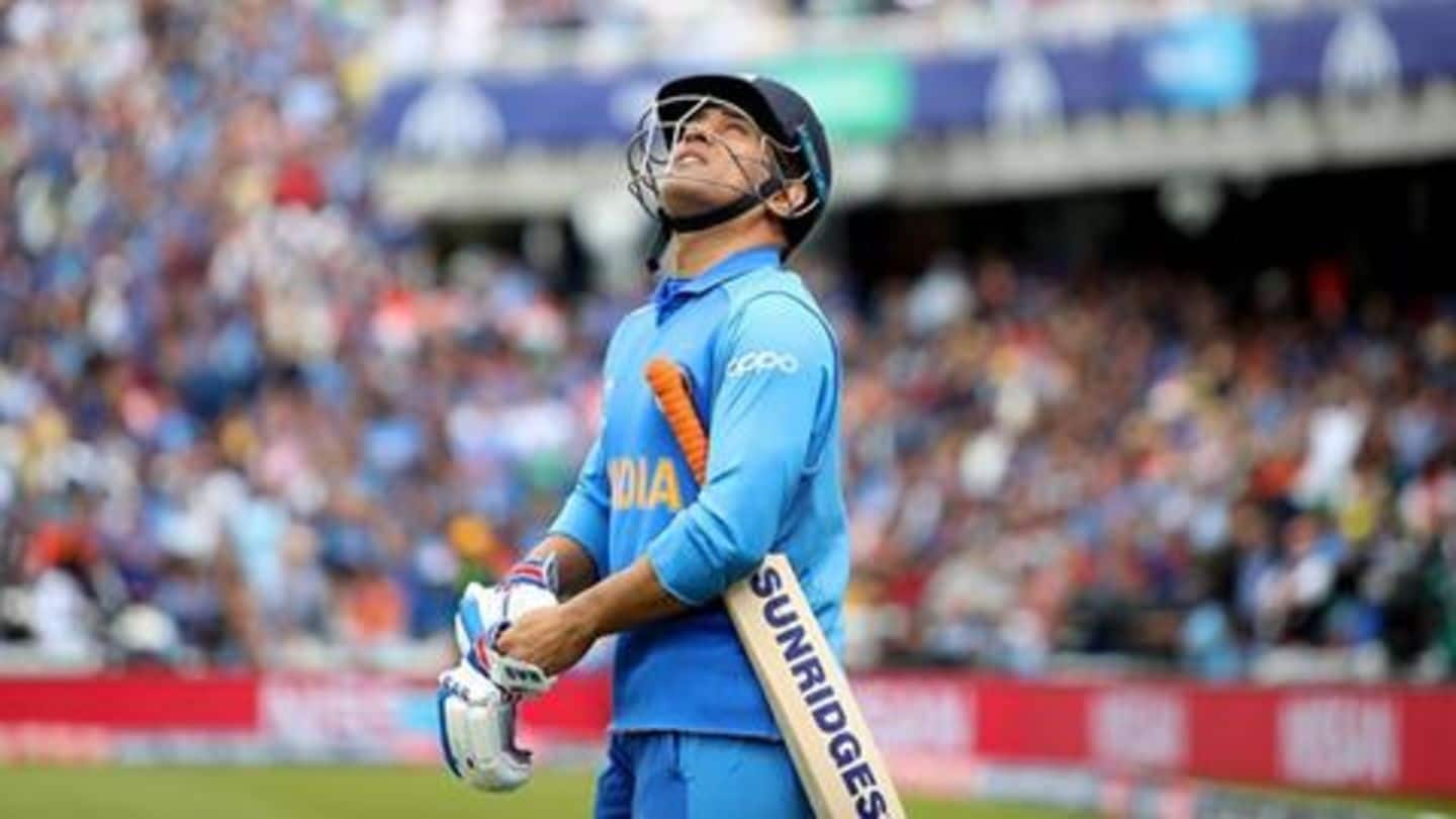 Dhoni should hang boots with dignity, feels Shoaib Akhtar
