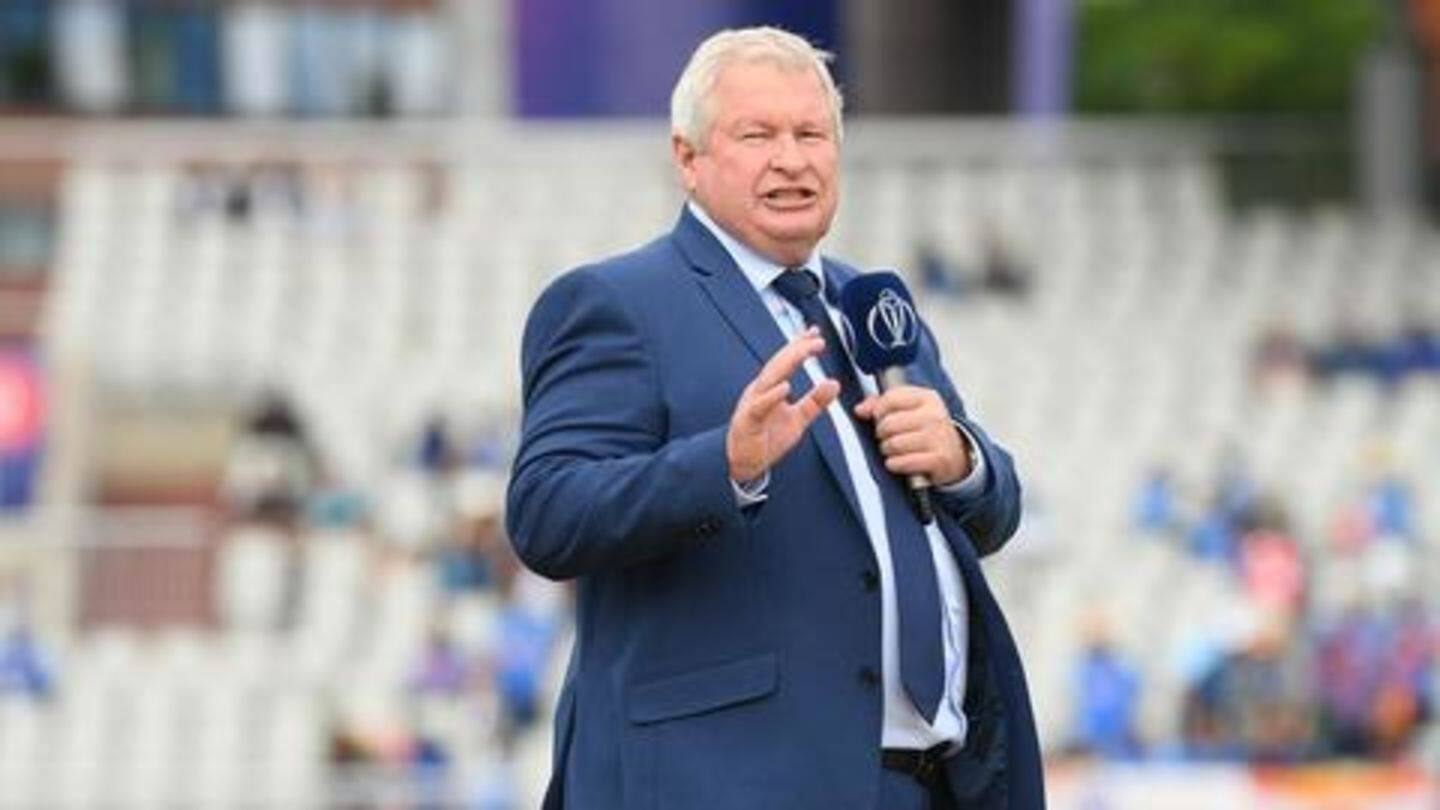 NZC present Ian Smith presented with Bert Sutcliffe Medal