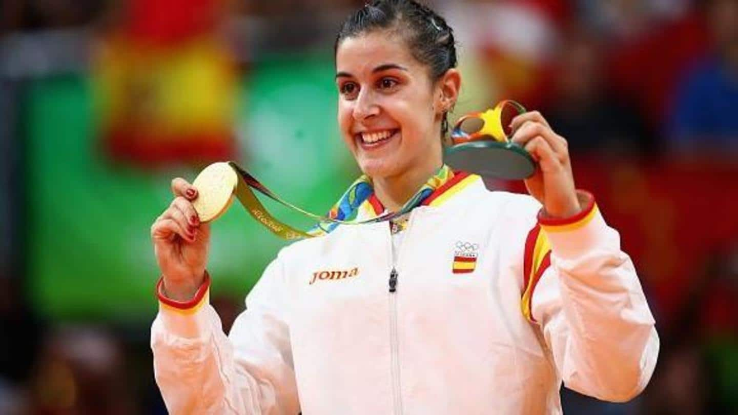 Carolina Marin offers medals to healthcare workers amid COVID-19 pandemic