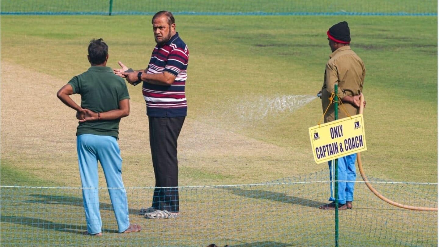 'Leave the curator alone': Sunil Gavaskar's verdict on Kolkata pitch