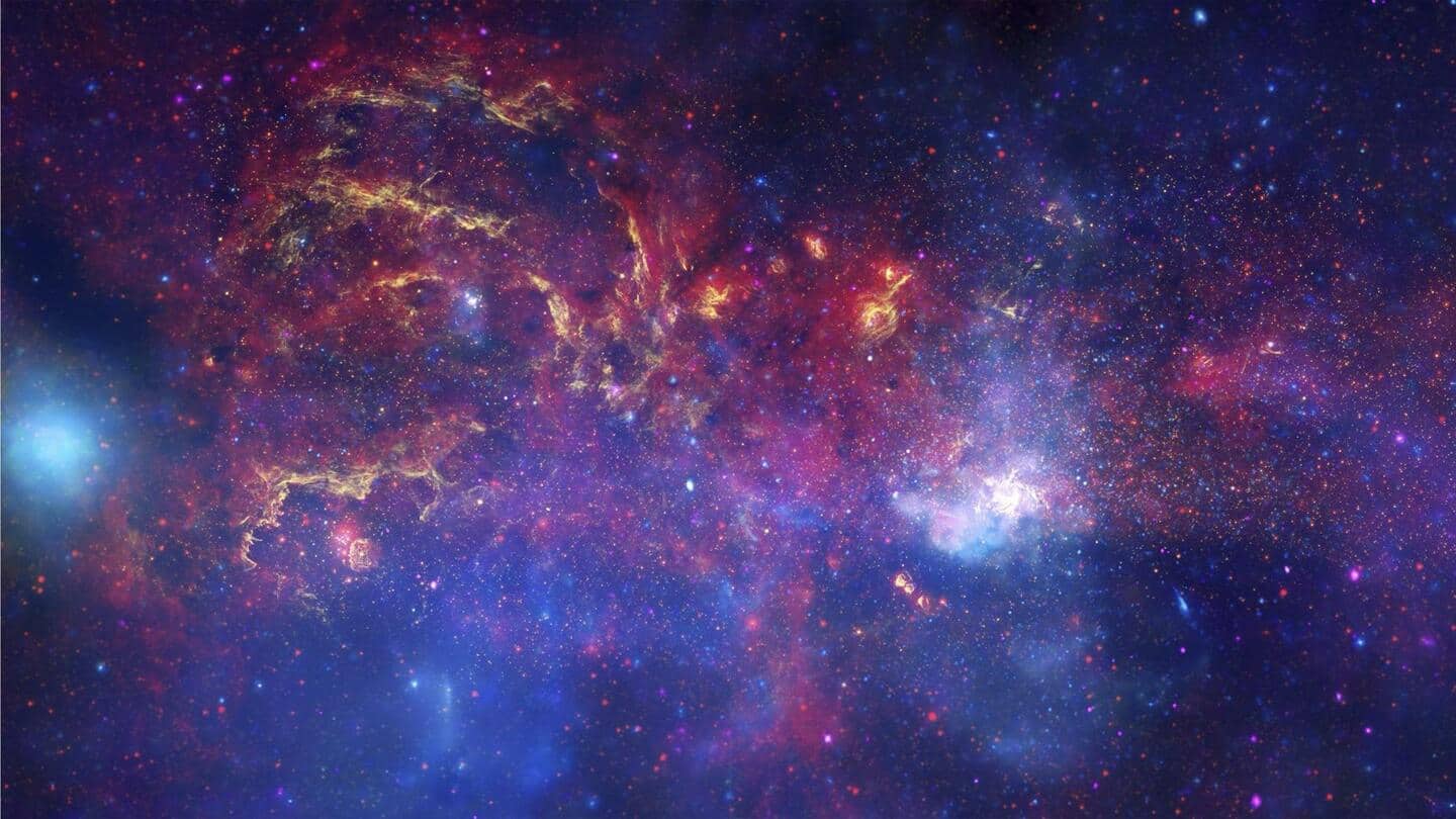 NASA's 'three amigos' capture the heart of the Milky Way
