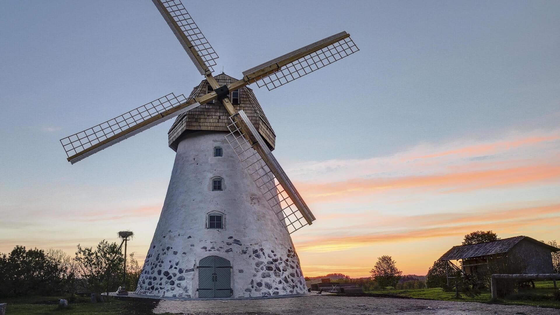 5 fascinating stories behind Dutch windmills 5 fascinating stories behind Dutch windmills