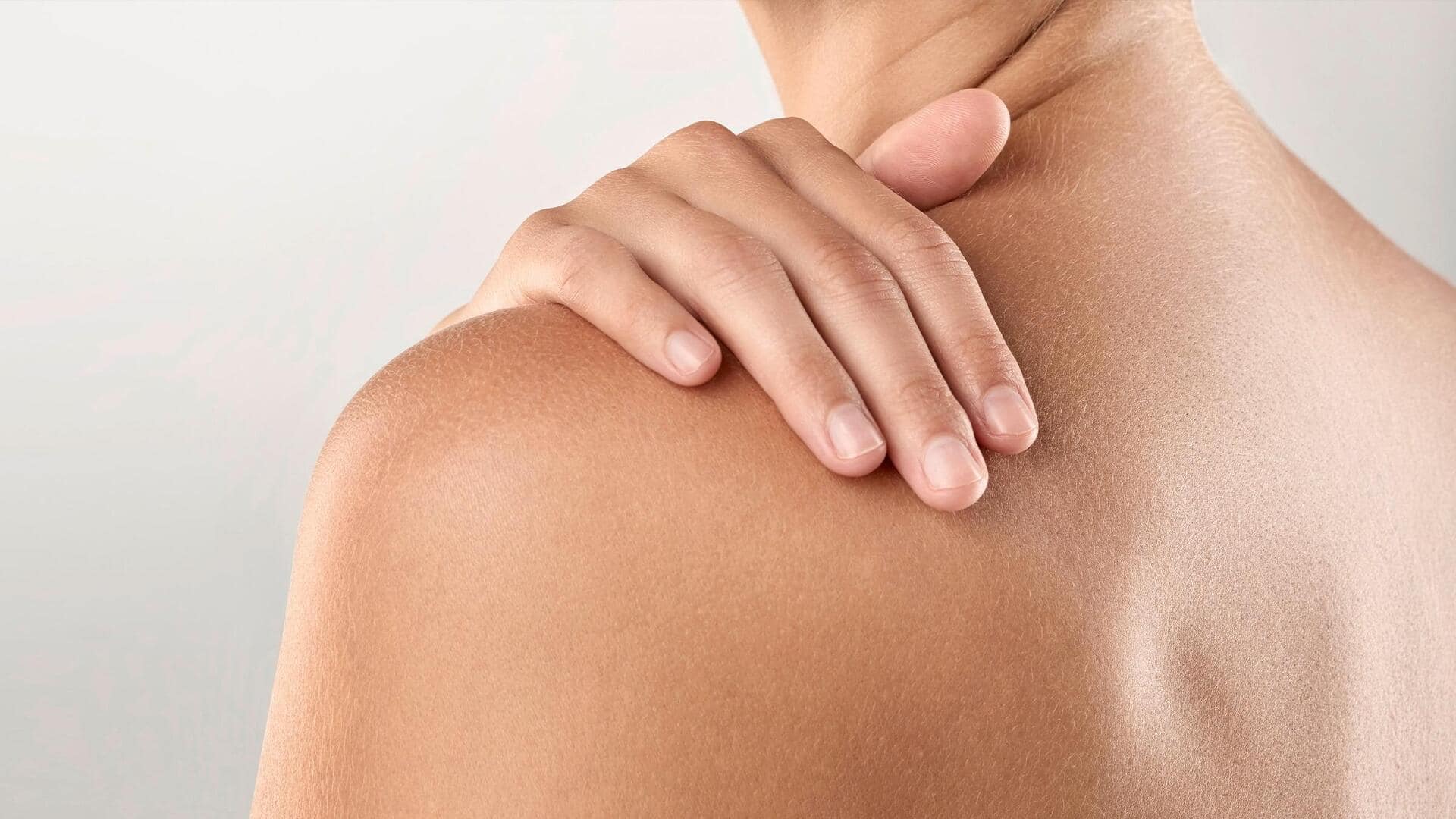 Fix upper back skin dryness with these remedies