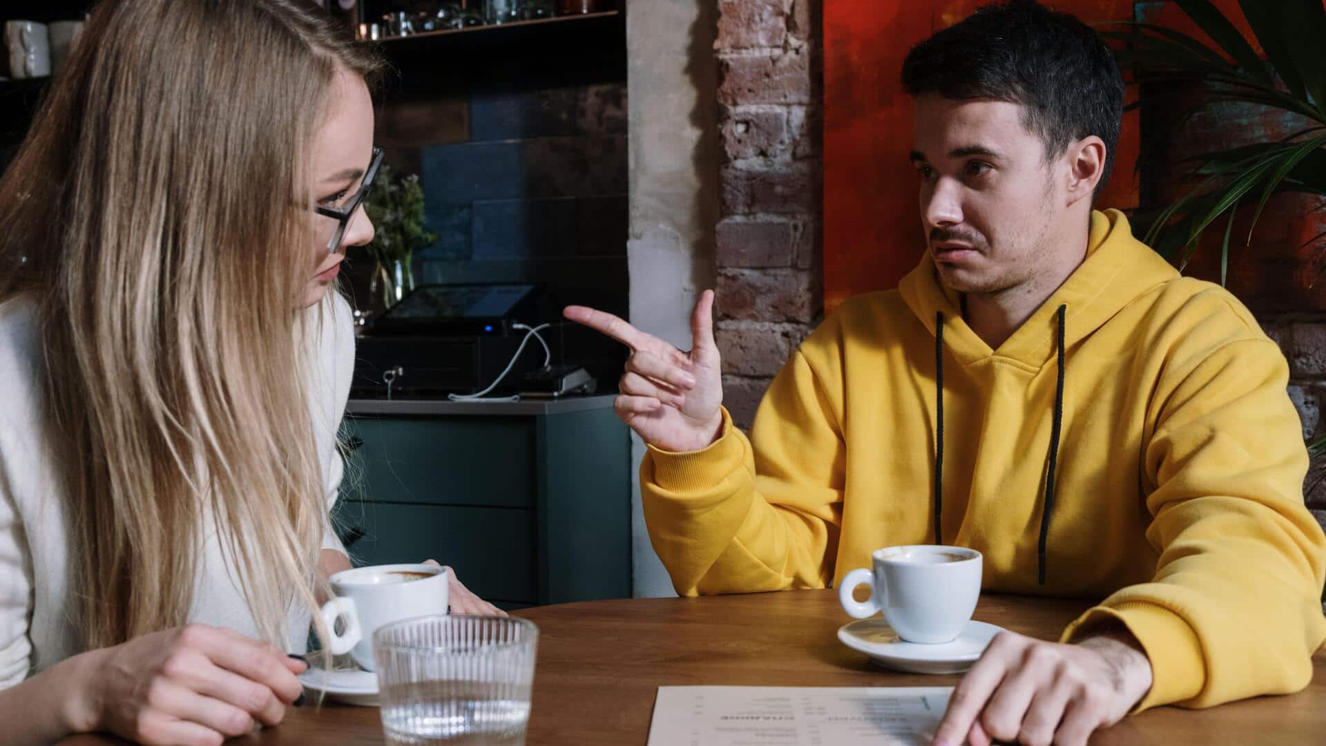 Smart ways to handle conversation interruptions