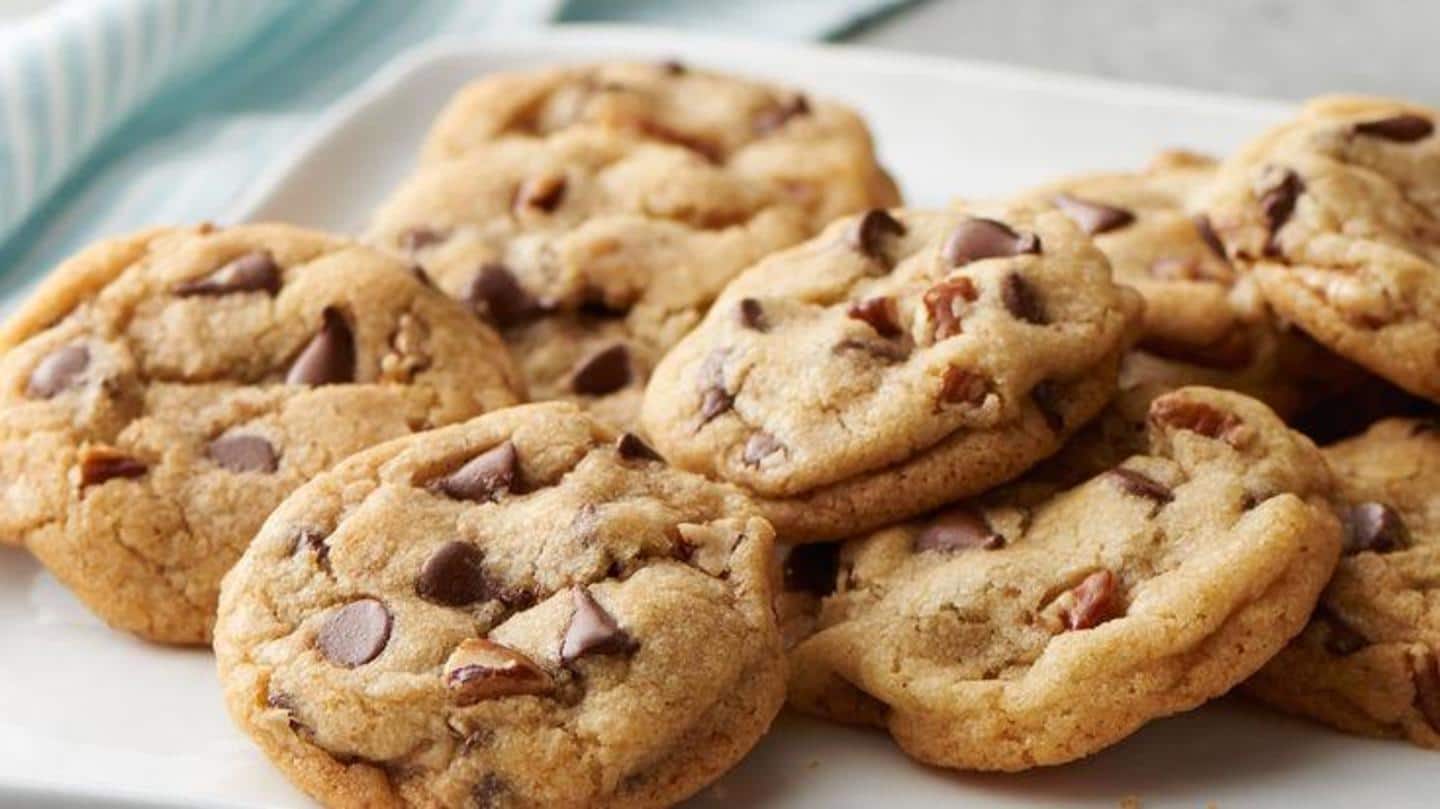 How to make delicious chocolate chip cookies at home