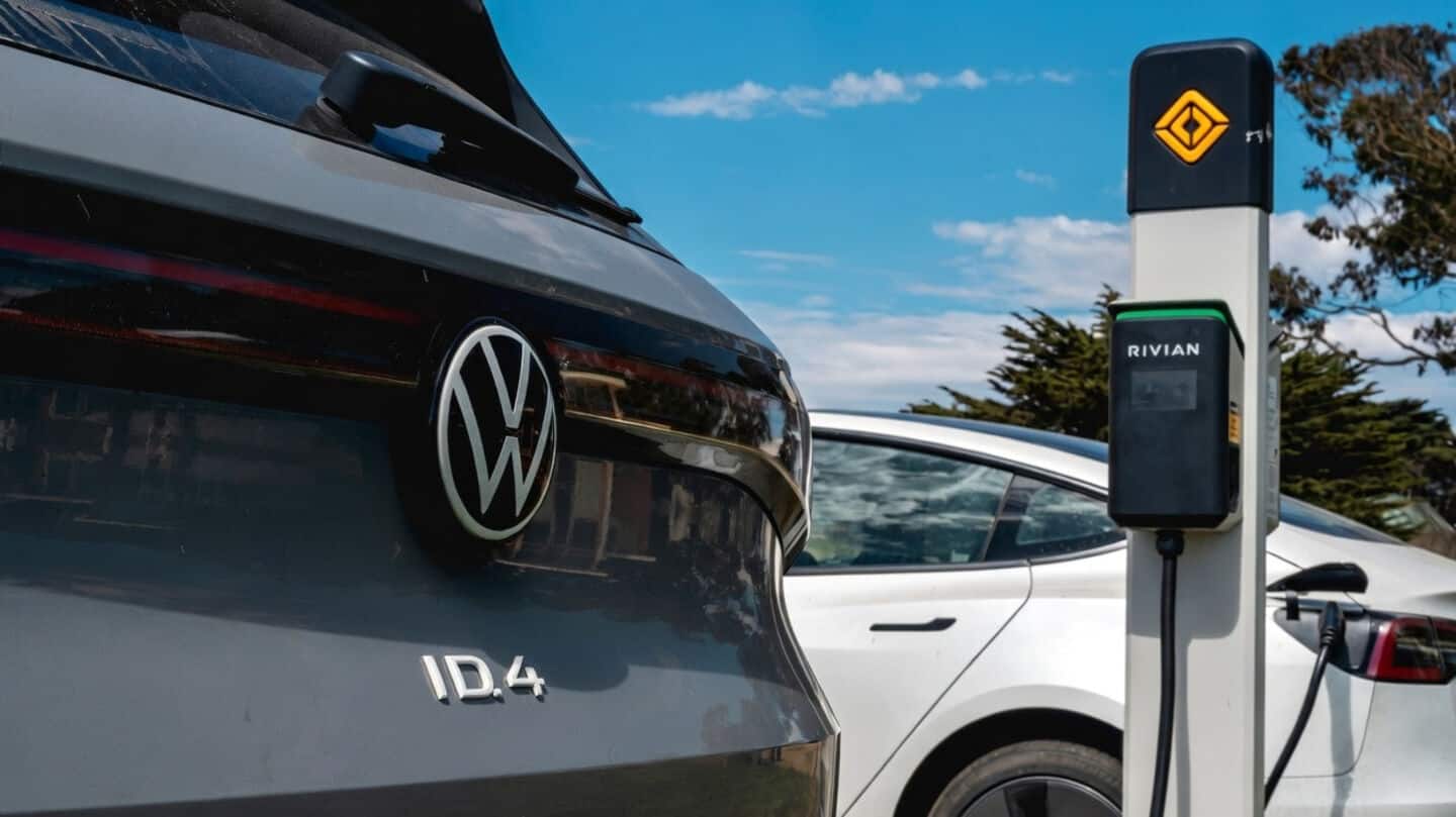 Volkswagen engineers charged with $300,000 insider trading scheme