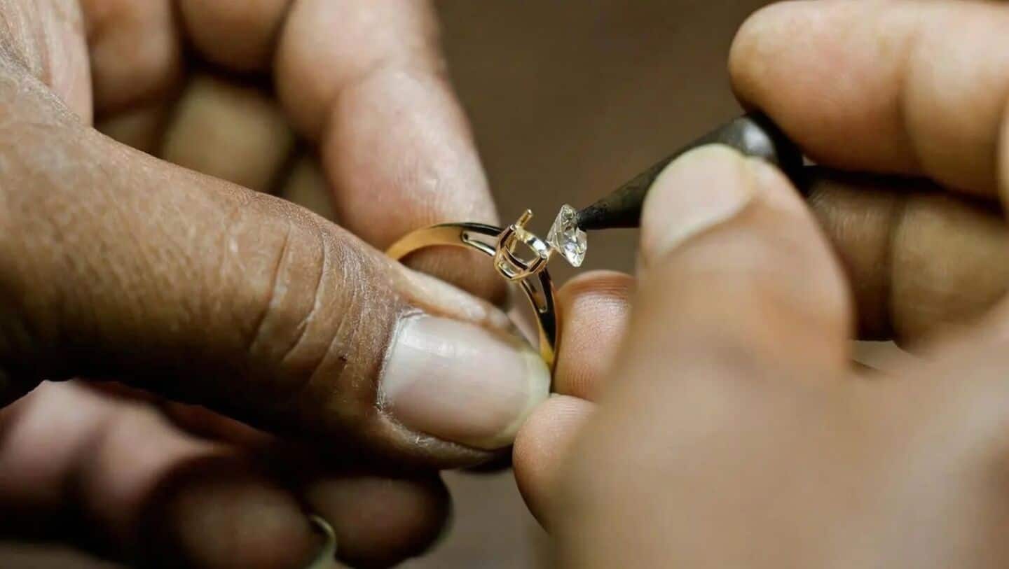 Why Indian import of diamond-studded gold jewelry is being curbed