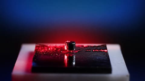 This ultra-sensitive 'floating compass' can help search for dark matter
