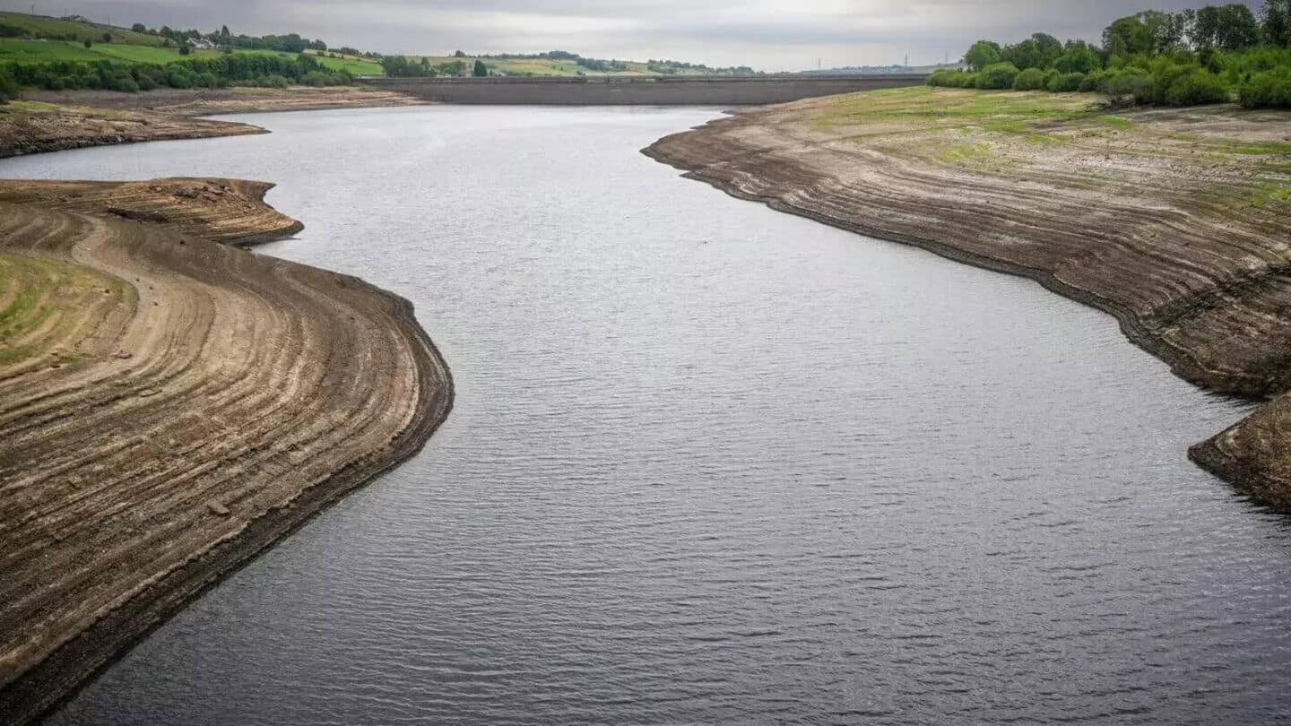 UK government wants you to delete emails to save water UK government wants you to delete emails to save water
