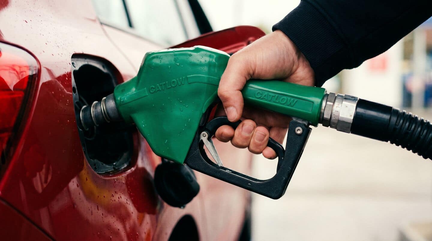 How much are oil companies losing on petrol, diesel sales?