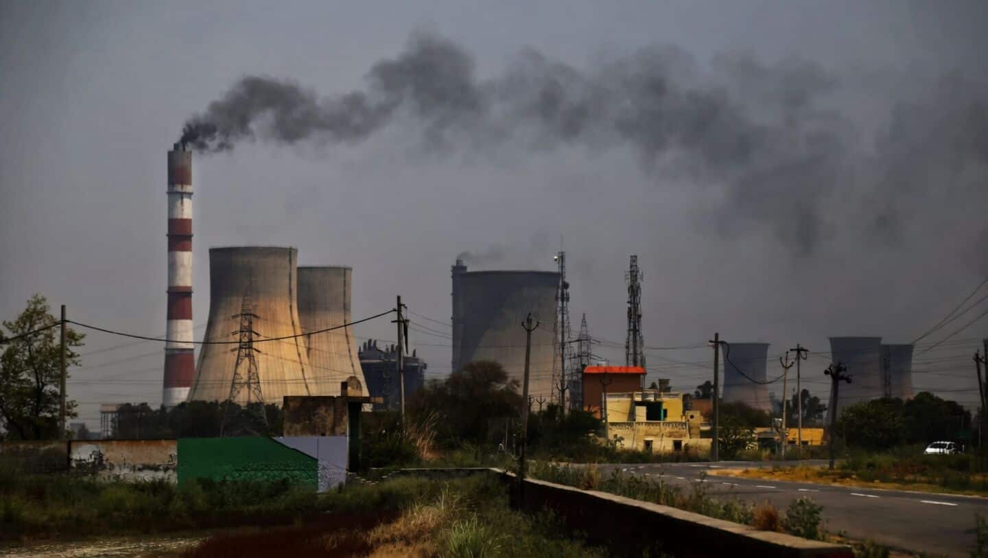 Why banks with exposure to carbon-intensive sectors are at risk