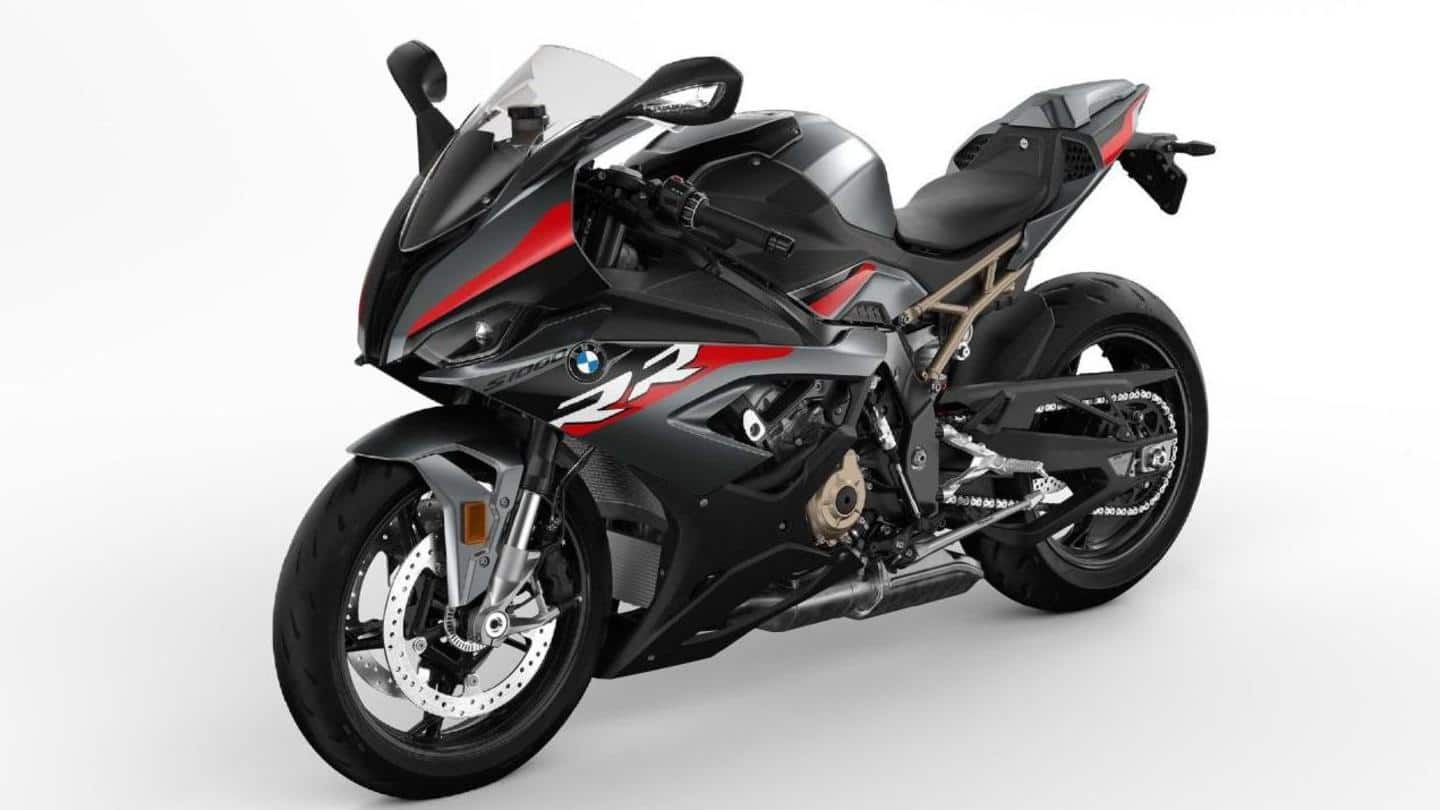 BMW S 1000 RR, with new color and chassis, revealed