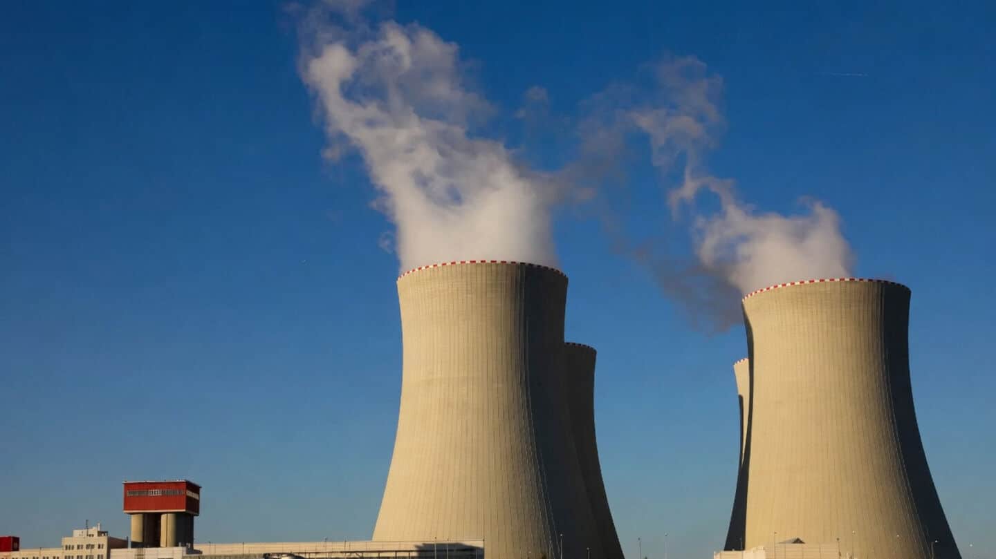 EU moves to tighten carbon emissions fee on imports