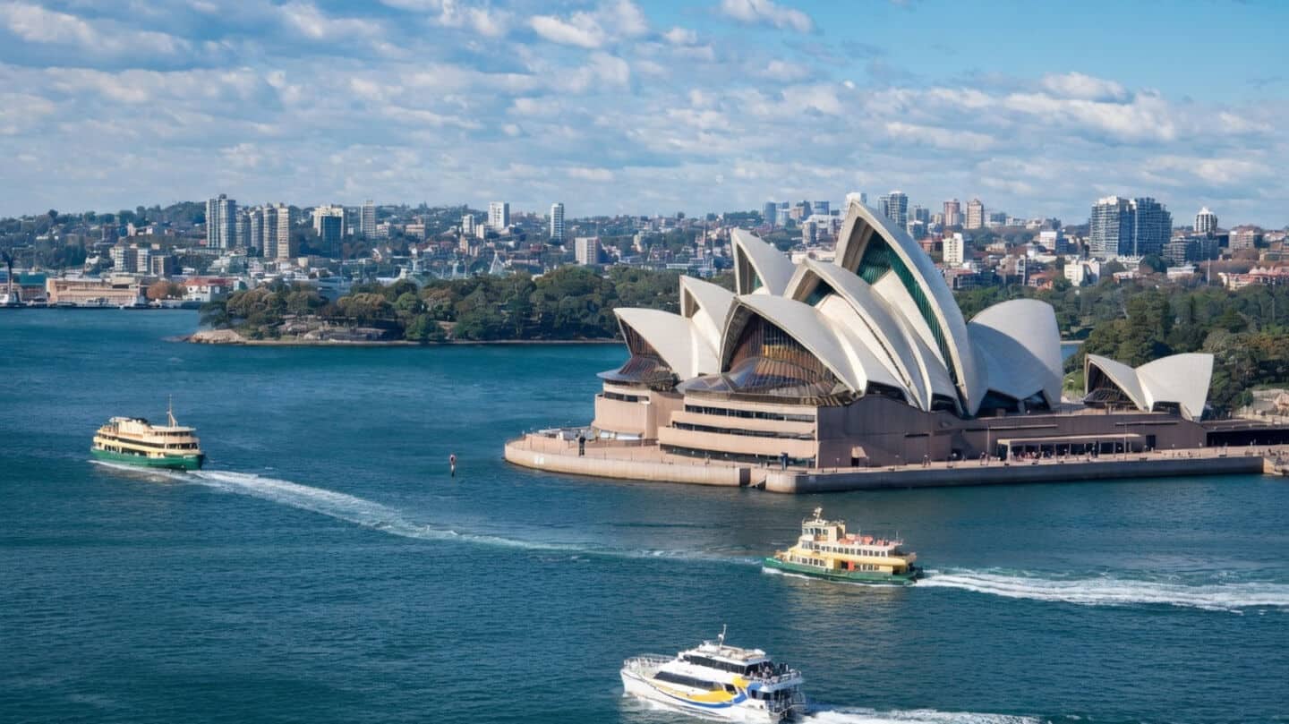 Australia makes it more difficult to get a work visa