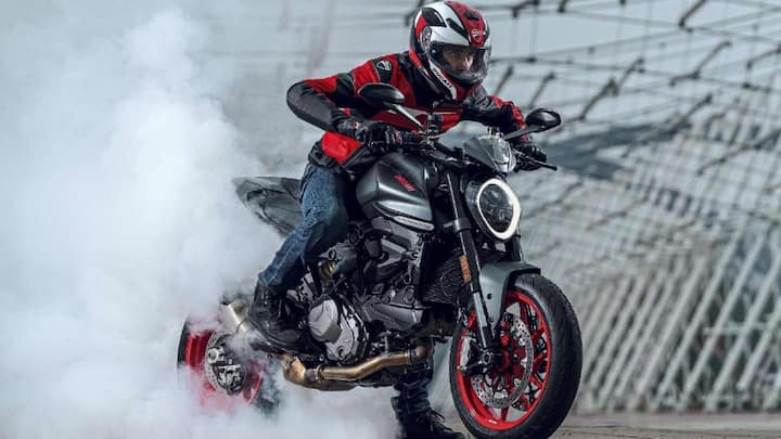 2021 Ducati Monster, with a 937cc L-Twin engine, breaks cover
