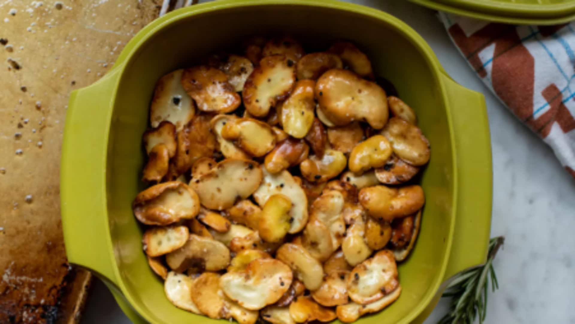 Roasted broad beans: A crunchy snack you'll love