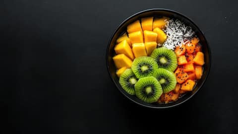 Add these spices to your papaya breakfast bowl 
