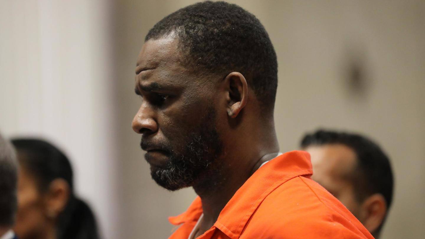 Jail inmate attacks disgraced singer R Kelly: Here's why
