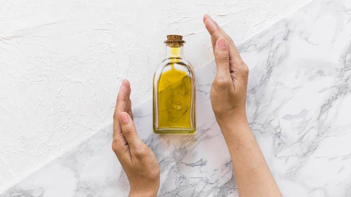 The mixture of extra virgin olive oil and essential oils The mixture of extra virgin olive oil and essential oils