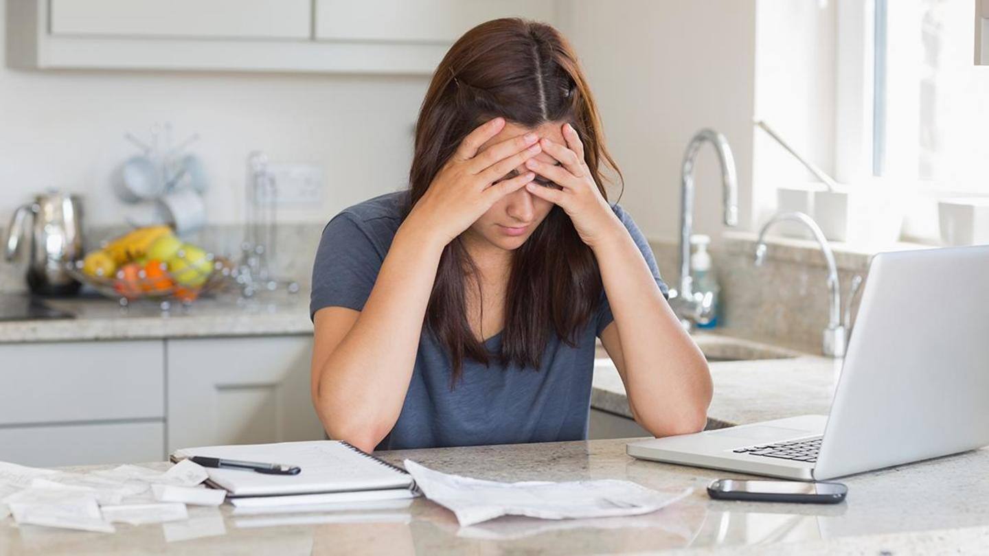 Stress and inadequate sleep lead to weight gain Stress and inadequate sleep lead to weight gain