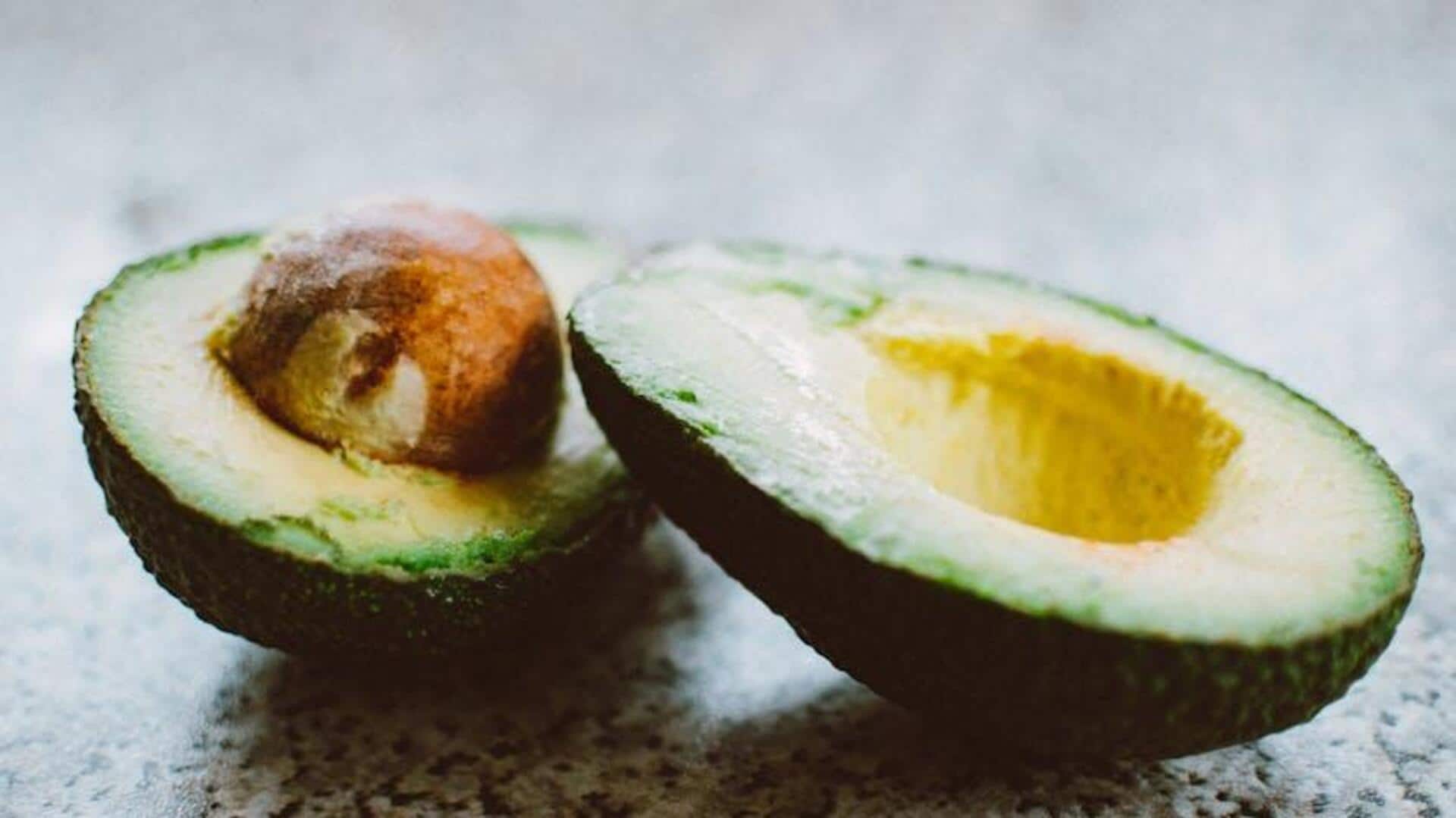 Avocado v/s guacamole: Comparing their nutrition Avocado v/s guacamole: Comparing their nutrition