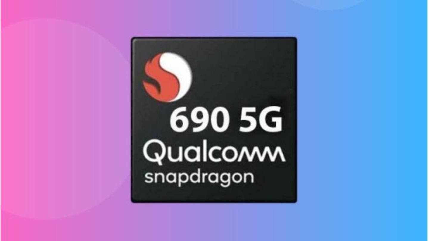 It supports 30W fast-charging It supports 30W fast-charging
