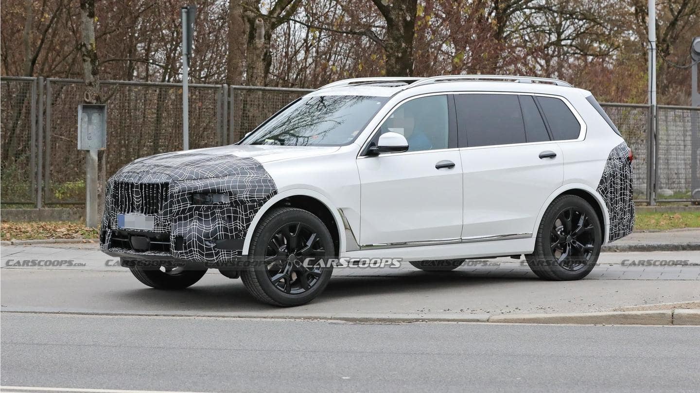 2022 BMW X7 SUV spied testing with a revised front-end
