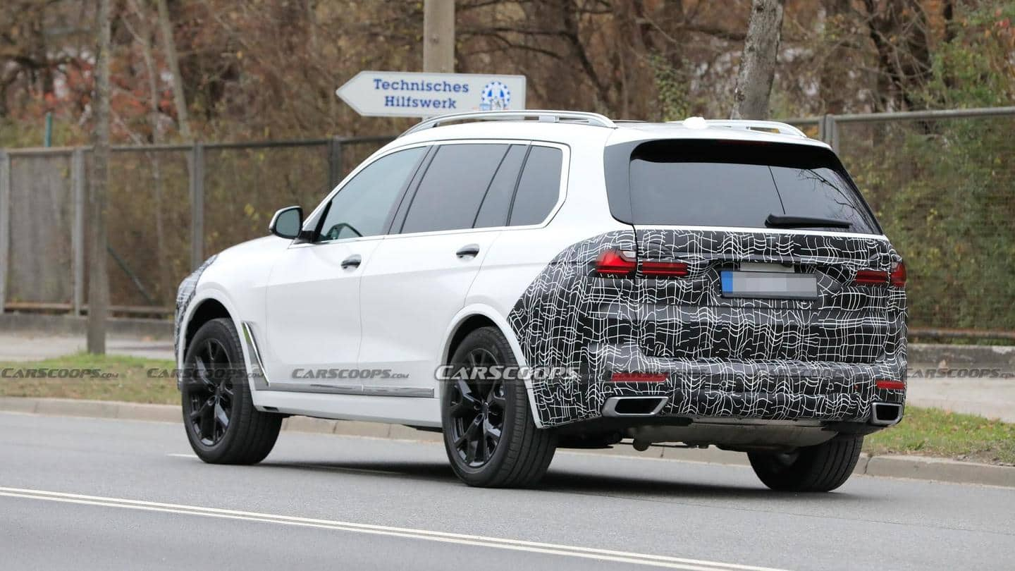 2022 BMW X7 SUV spied testing with a revised front-end | NewsBytes