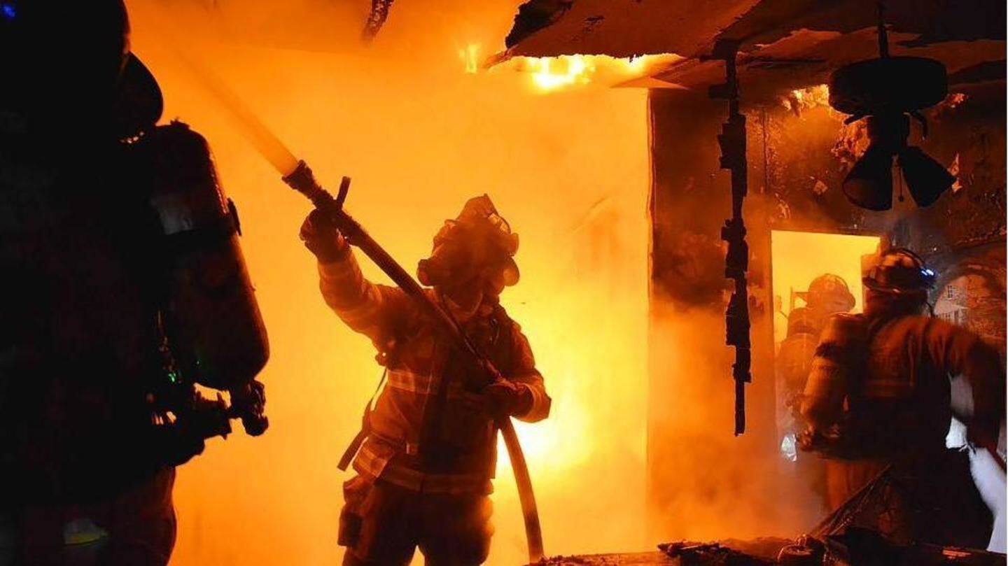J&K: Fire breaks out in Uri shopping complex; 7 injured