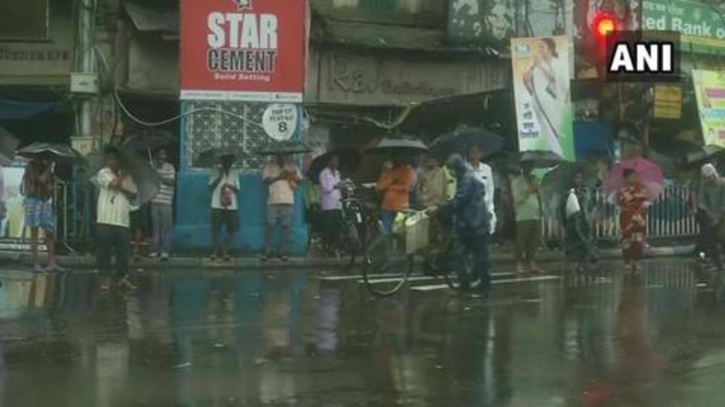#CycloneFani strikes West Bengal: Heavy rain batters Kolkata; trees uprooted
