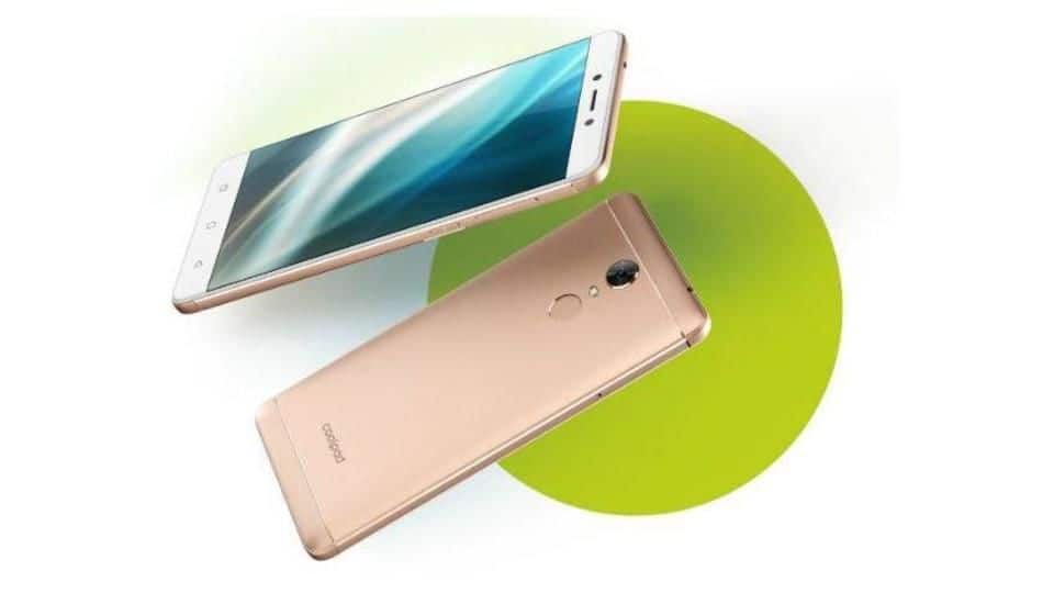 What are the specs offered by the smartphone? What are the specs offered by the smartphone?
