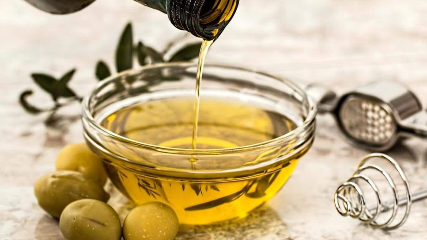 A few benefits of applying olive oil to your skin