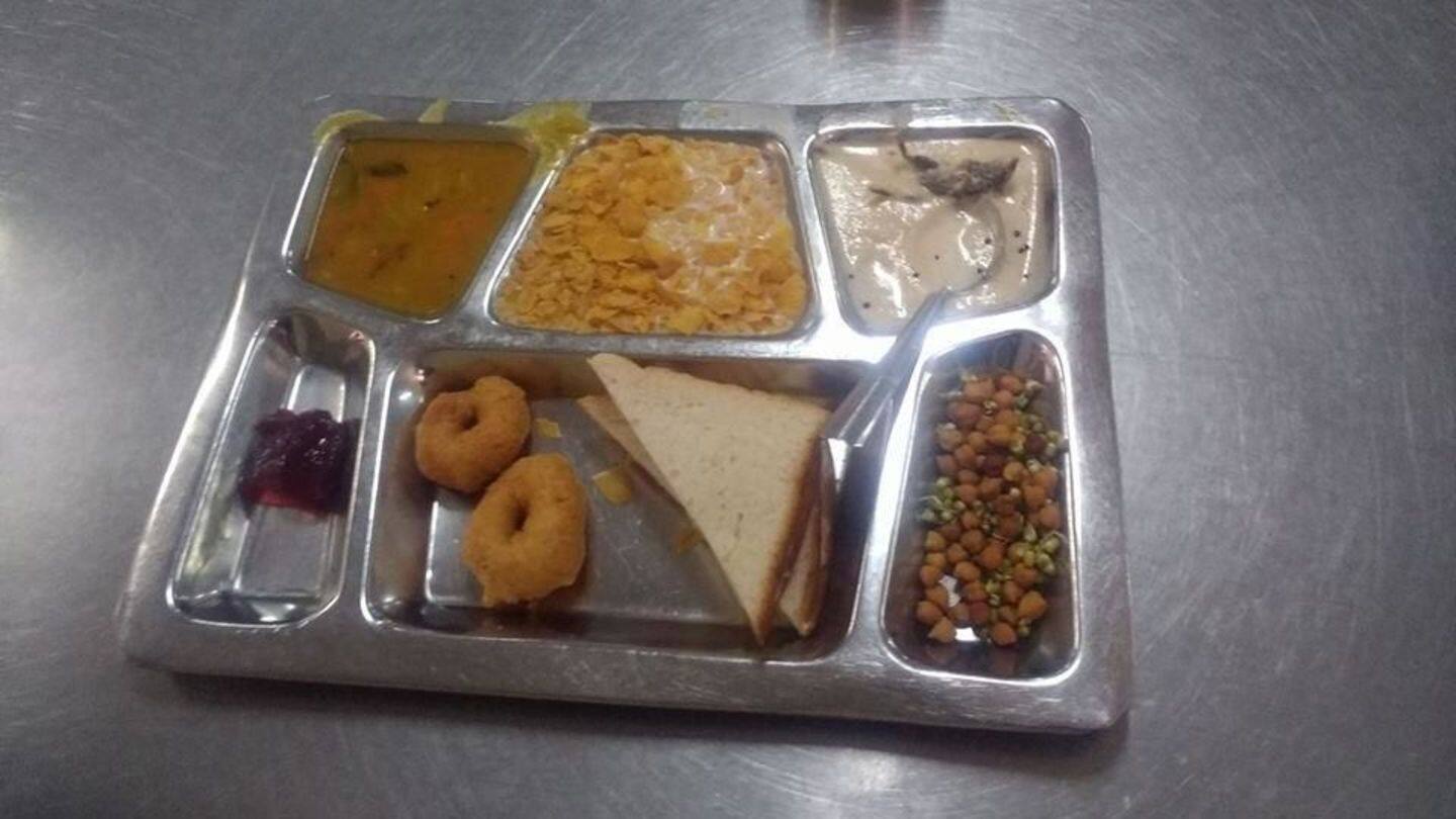 IIT Delhi student finds dead mouse in hostel food!