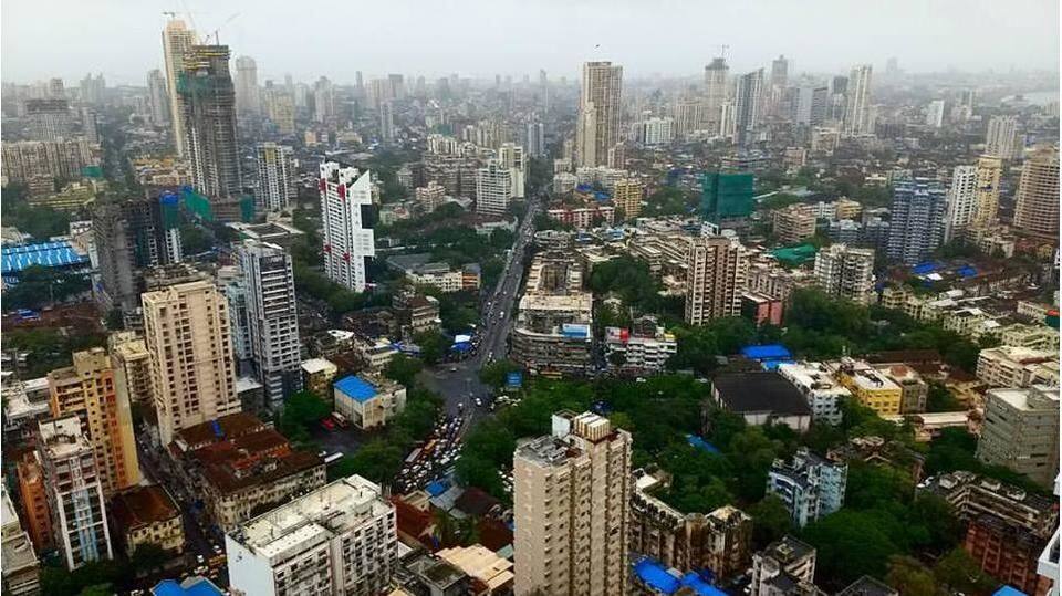 Funnel shape vision of Marine Drive from Malabar Hill Funnel shape vision of Marine Drive from Malabar Hill