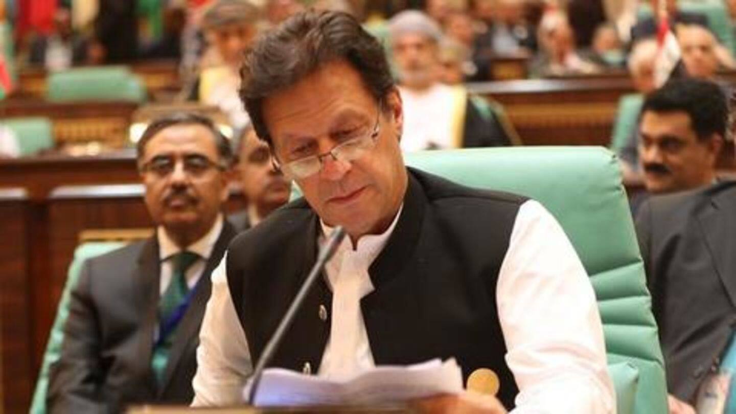 PM Khan seeks US President Trump's mediation on Kashmir PM Khan seeks US President Trump's mediation on Kashmir