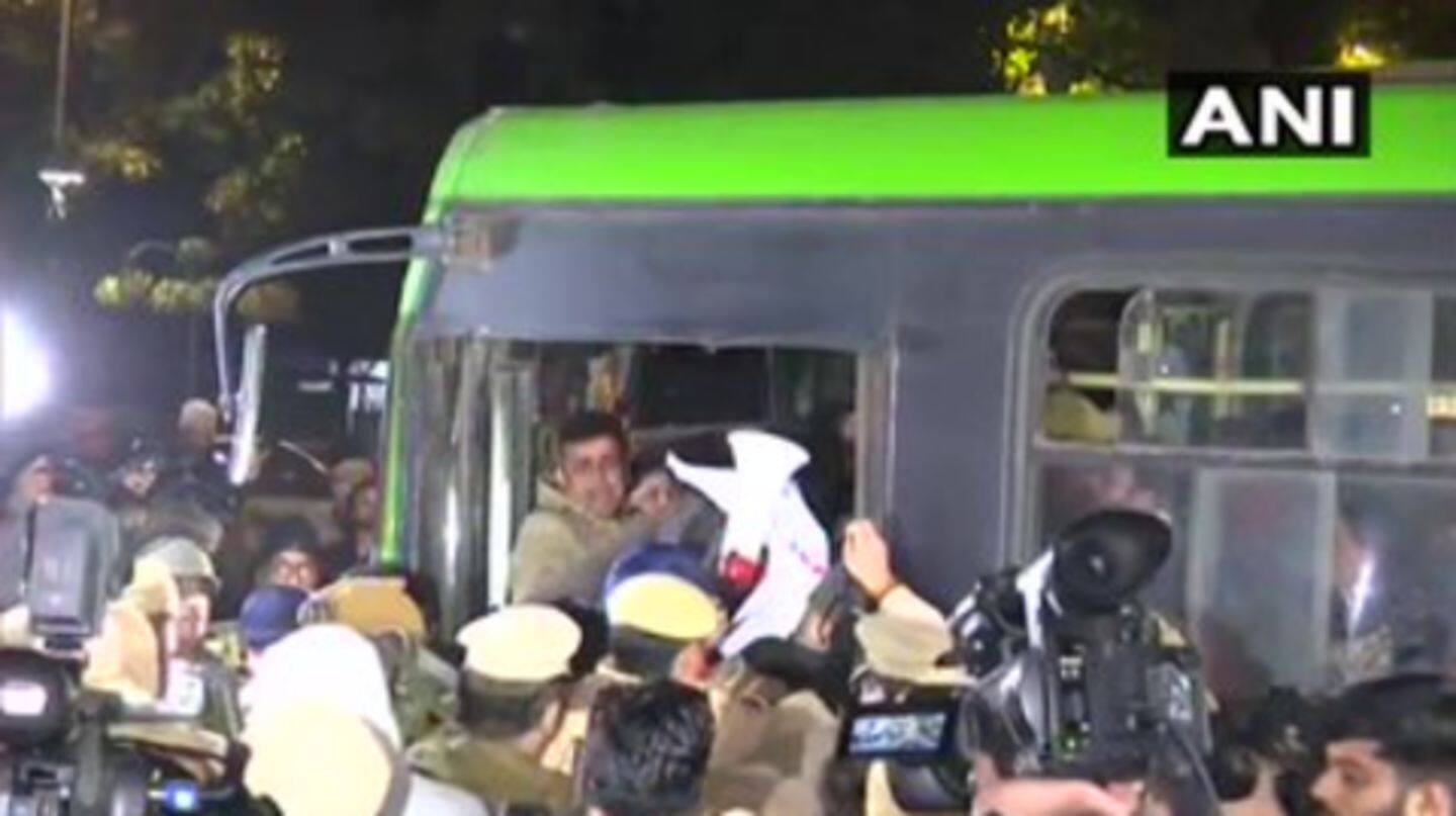 Protesting students started shouting slogans against Delhi Police Protesting students started shouting slogans against Delhi Police