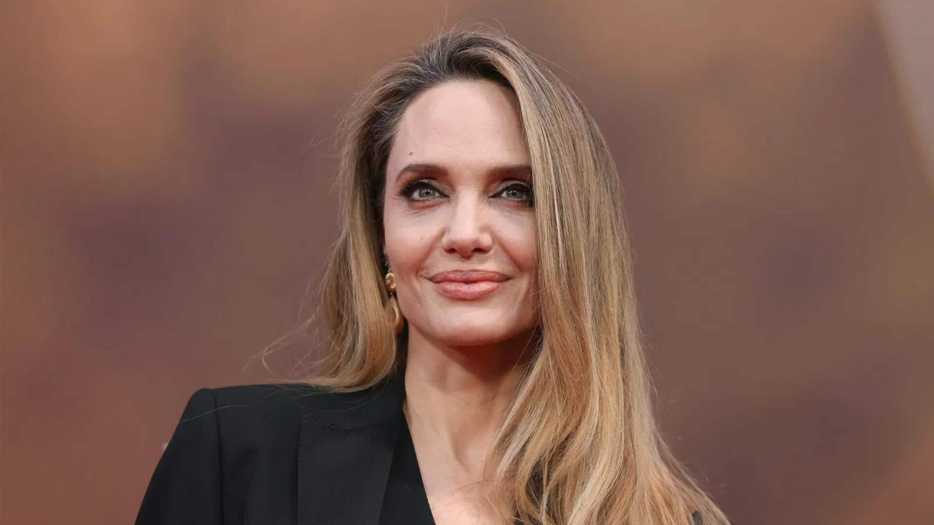 Angelina Jolie to move abroad when kids turn 18 Angelina Jolie to move abroad when kids turn 18