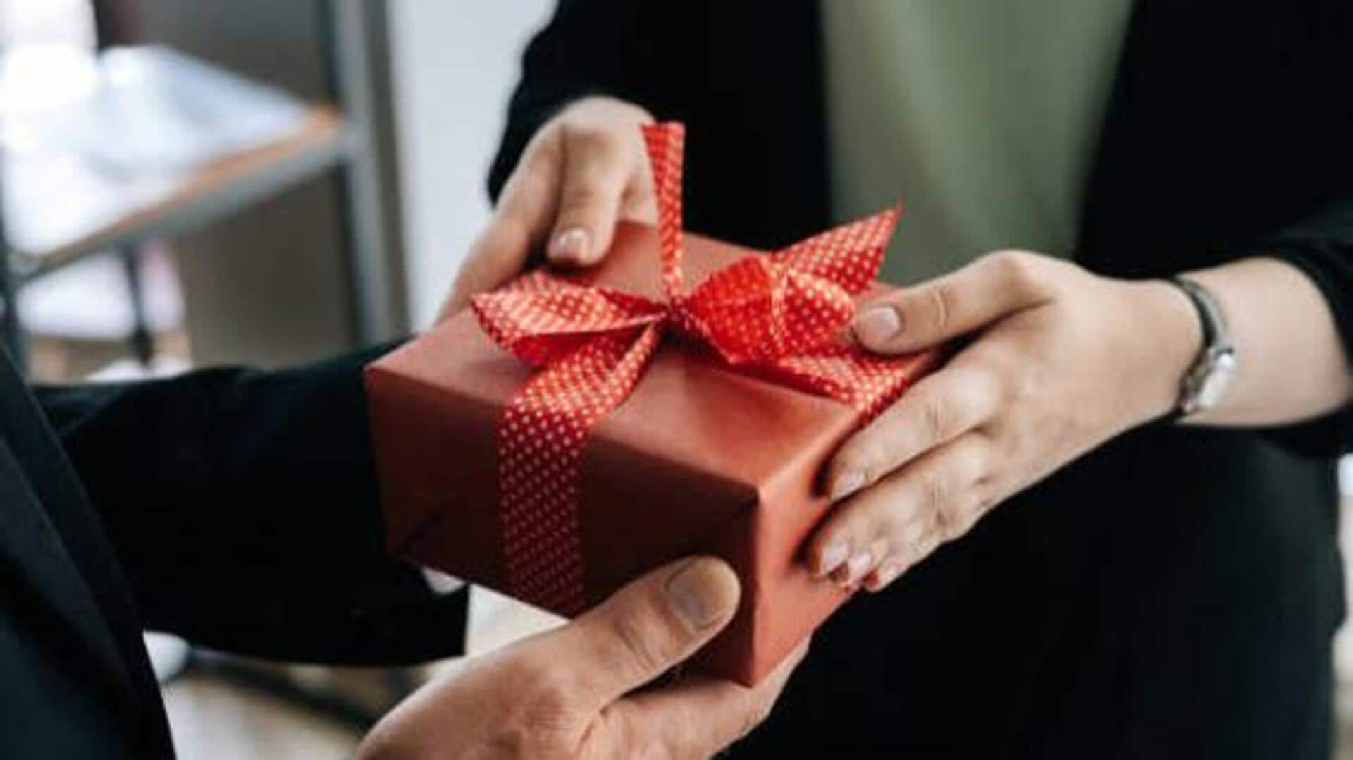 Gift giving etiquette: 5 tips to follow