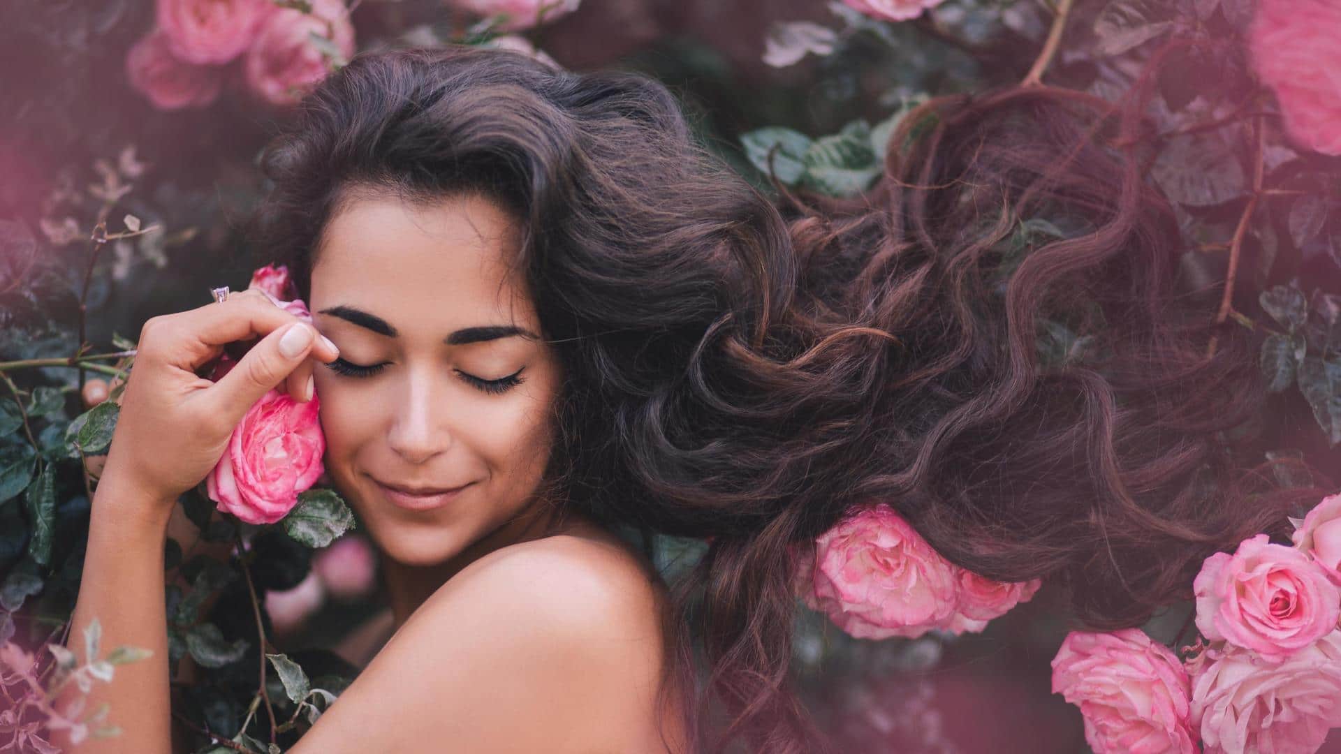 5 flowers that offer exceptional benefits to hair health