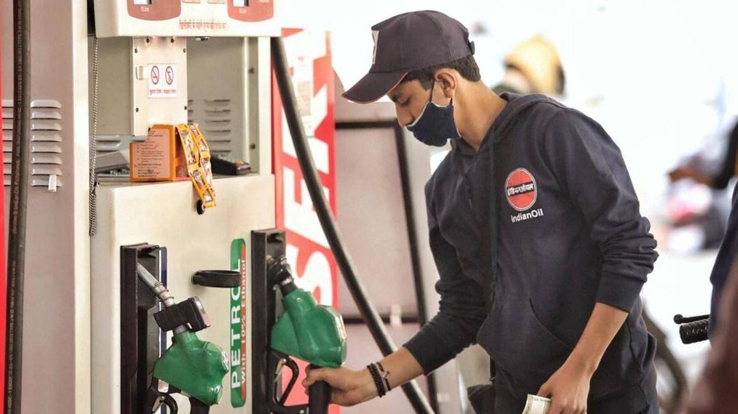 After Leh, petrol prices shot past Rs. 100 in Srinagar After Leh, petrol prices shot past Rs. 100 in Srinagar