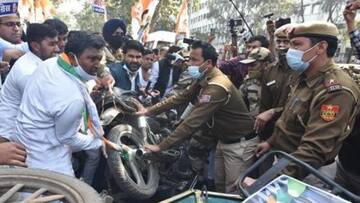 Fuel price hike: Indian Youth Congress holds protest in Delhi