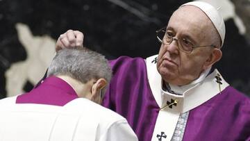 Pope celebrates pandemic-aware Ash Wednesday at Vatican