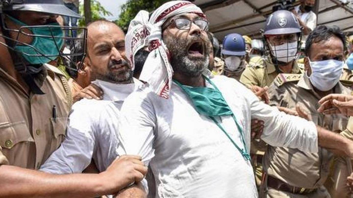 Senior Congress leaders arrested for taking part in the yatra Senior Congress leaders arrested for taking part in the yatra